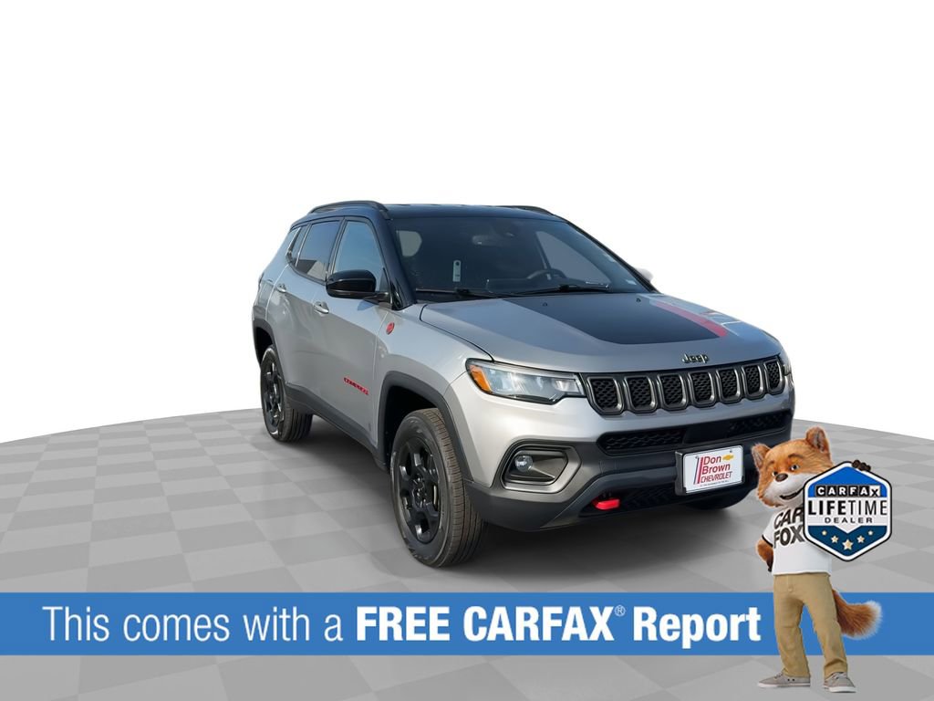 Used 2024 Jeep Compass Trailhawk image 2