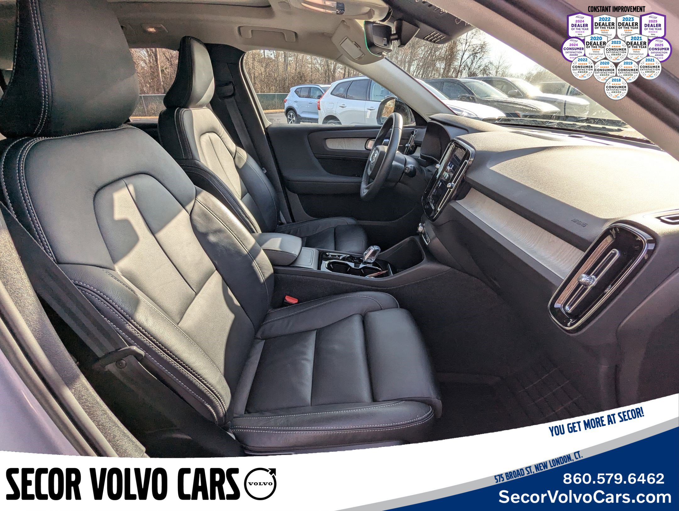 Certified 2024 Volvo XC40 B5 Ultimate w/ Climate Package image 21