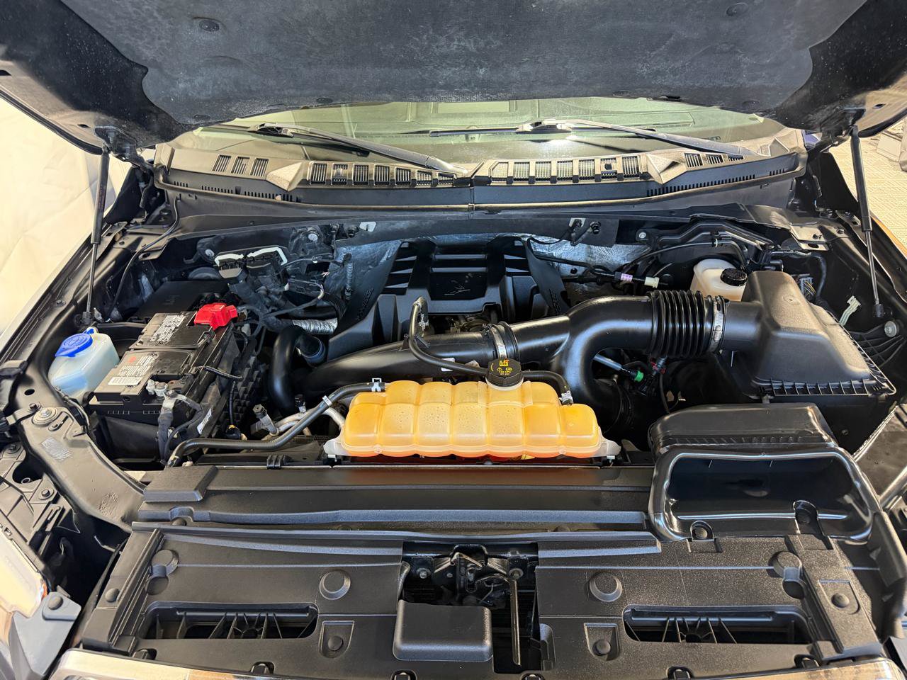 Used 2016 Ford F150 XLT AWD/4WD image 30