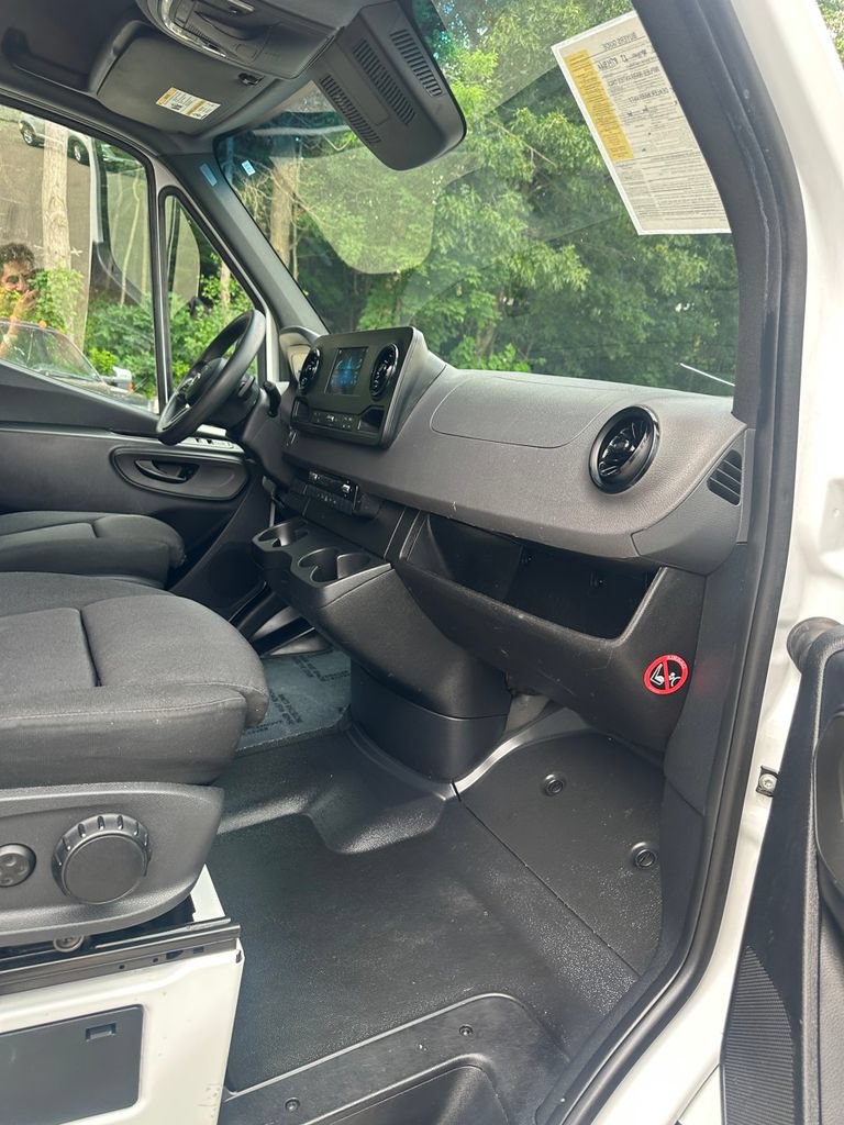 Used 2023 Mercedes-Benz Sprinter 2500 w/ Acoustic Package image 26