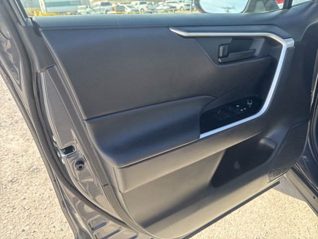 Used 2025 Toyota RAV4 LE image 21