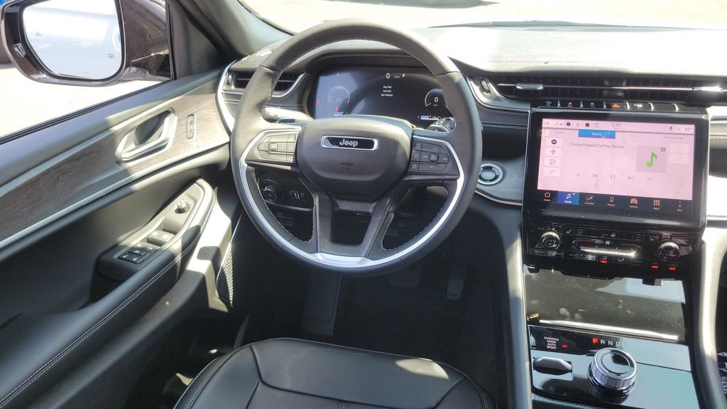 New 2025 Jeep Grand Cherokee L Limited w/ Black Appearance Package image 11