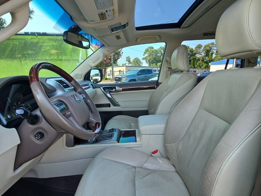 Used 2015 Lexus GX 460 w/ Premium Package AWD/4WD image 24