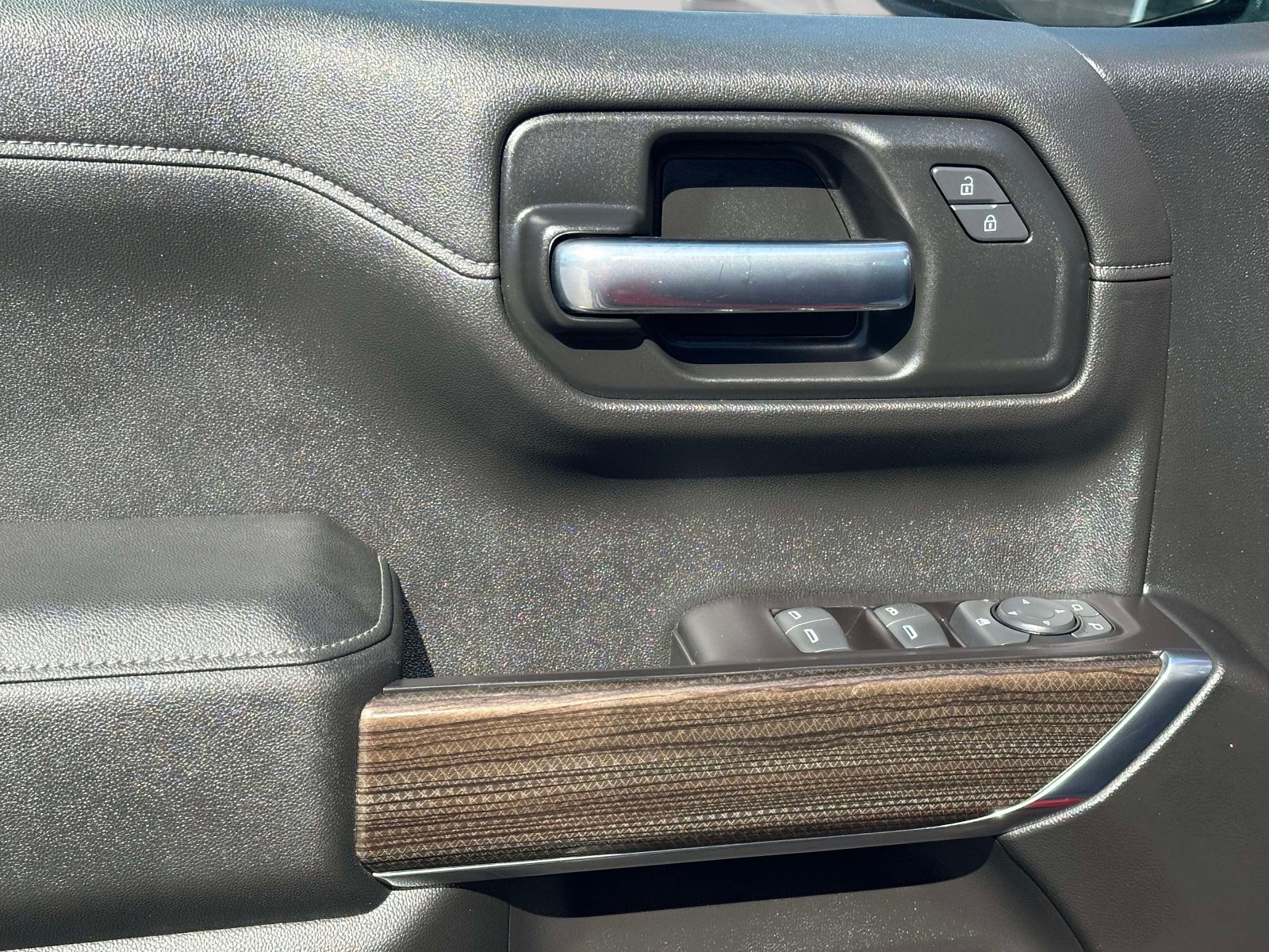 Used 2019 Chevrolet Silverado 1500 LT w/ All-Star Edition AWD/4WD image 19