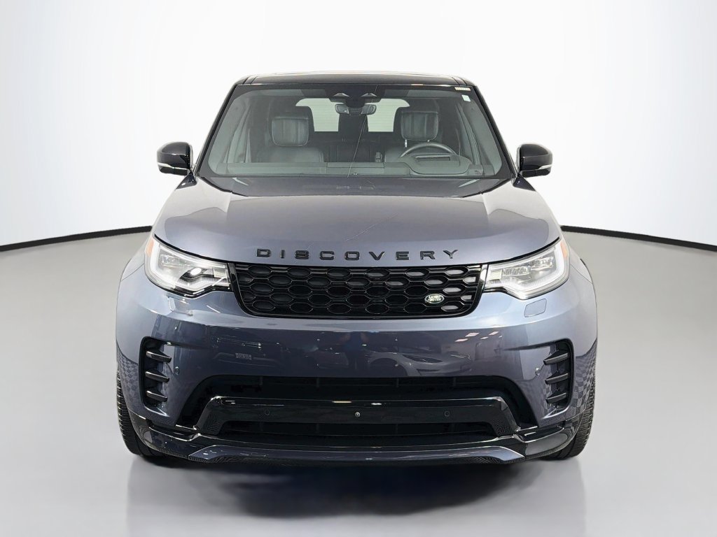 Used 2024 Land Rover Discovery Dynamic SE AWD/4WD image 2