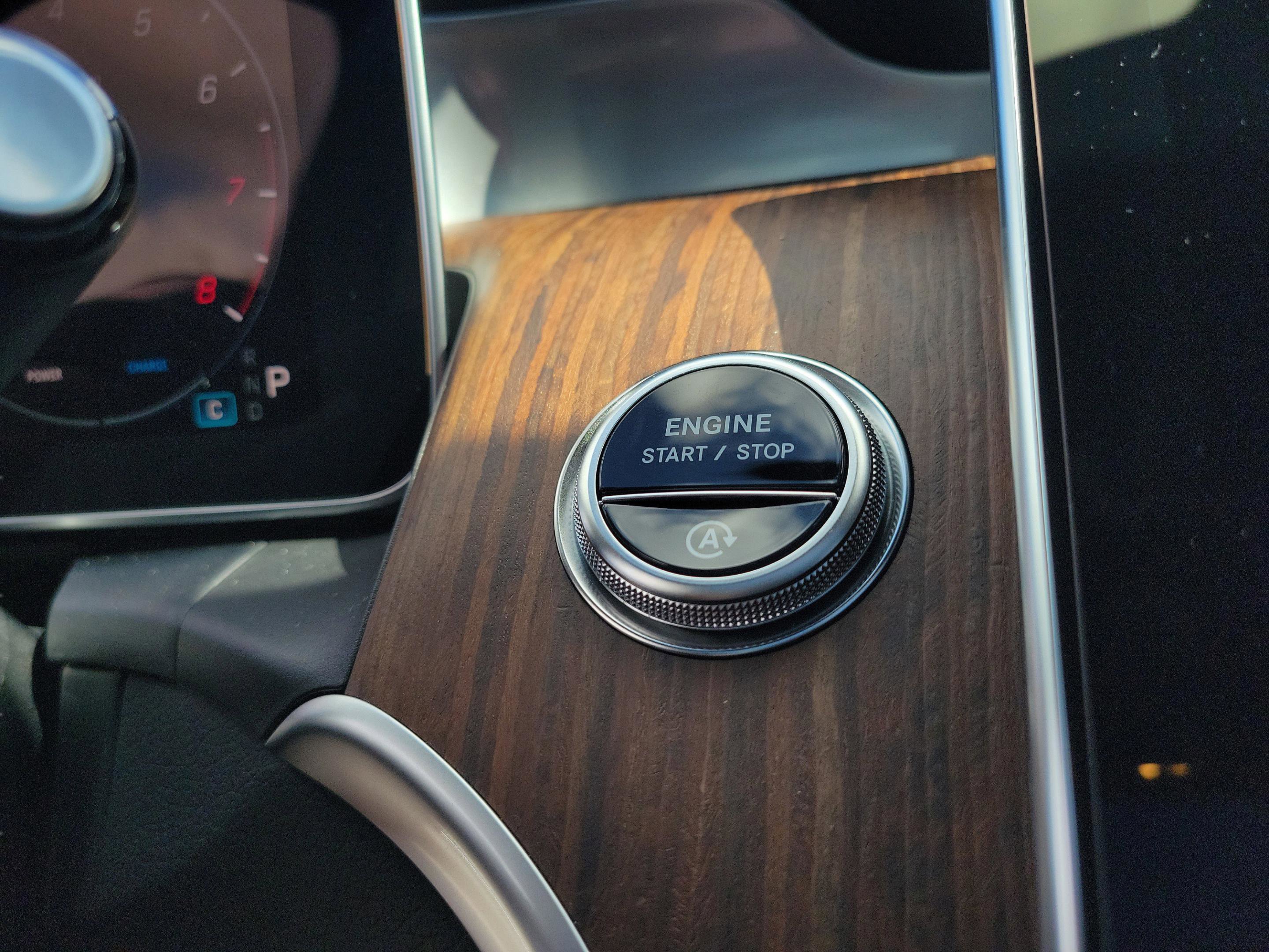 Used 2026 Mercedes-Benz GLC 300 4MATIC image 31