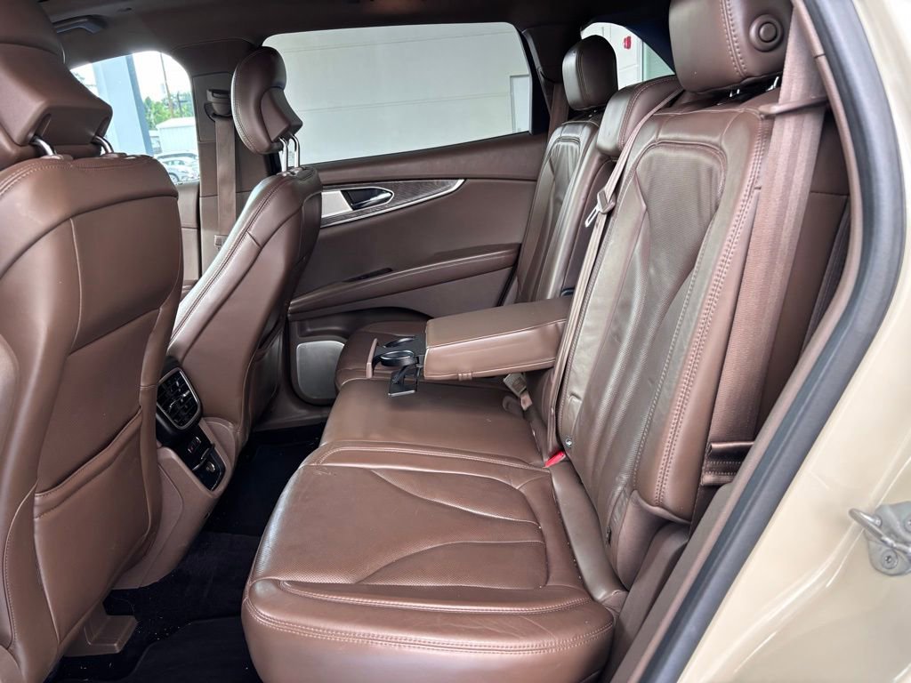 Used 2016 Lincoln MKX Reserve w/ Luxury Package image 14