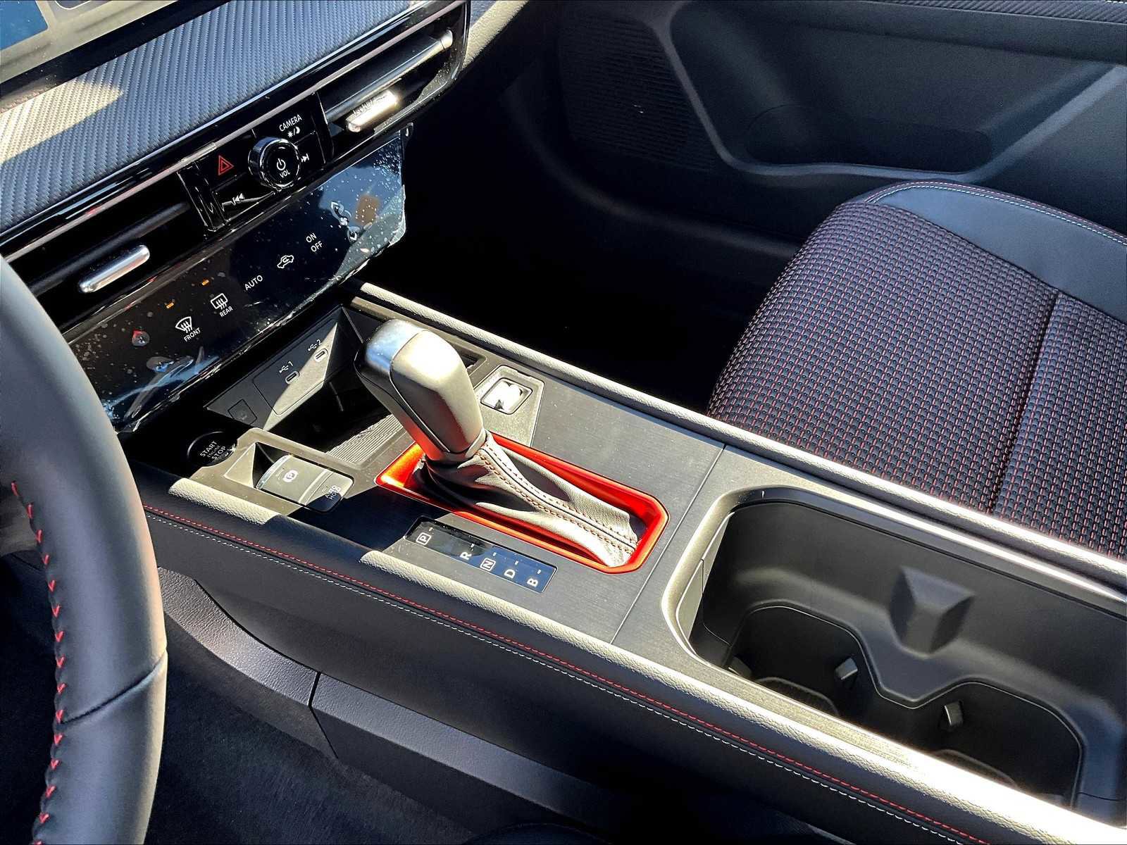 New 2025 Nissan Kicks SR image 14