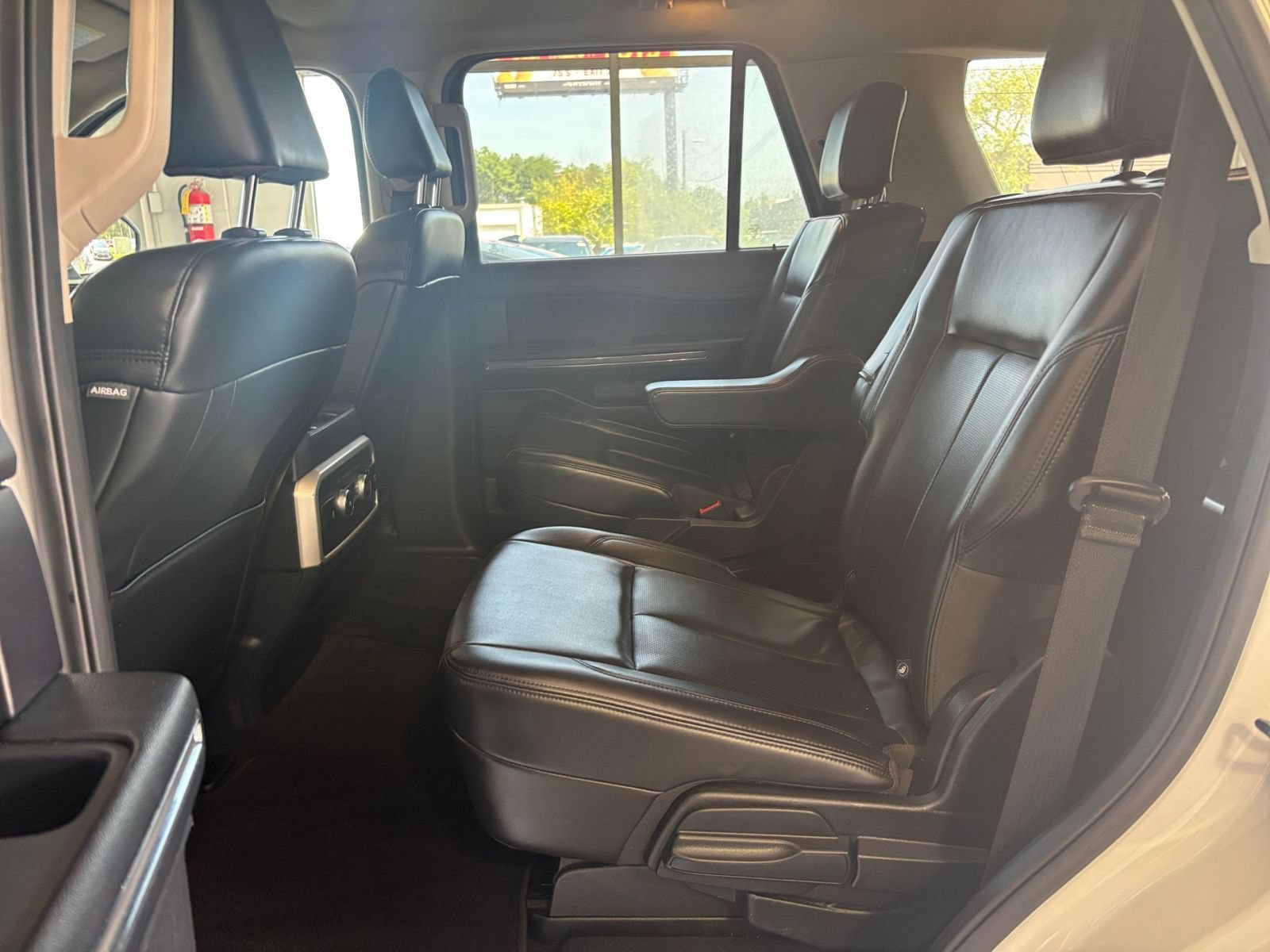 Used 2023 Ford Expedition XLT RWD image 28