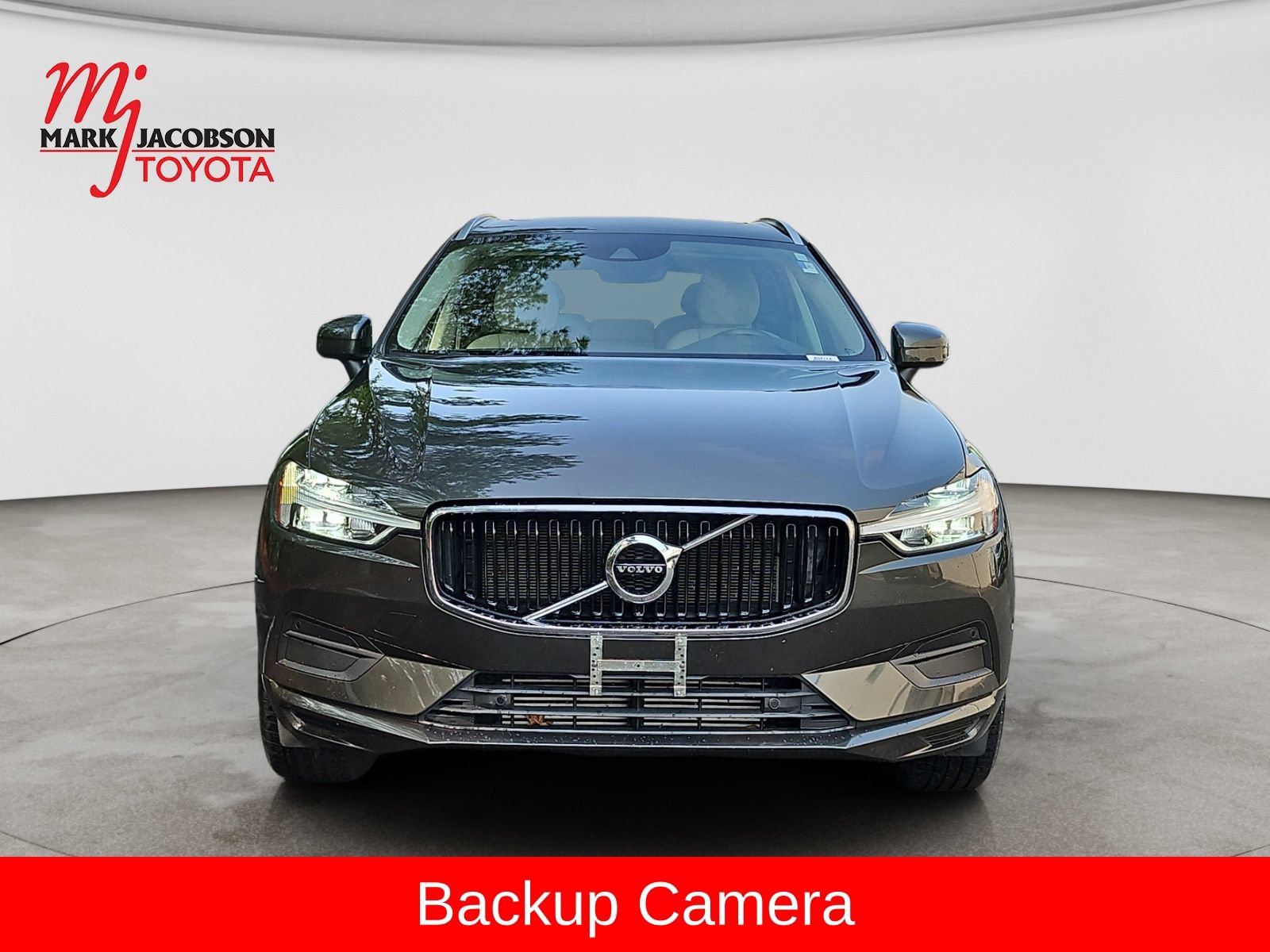 Used 2019 Volvo XC60 T5 Momentum w/ Premium Package FWD image 2