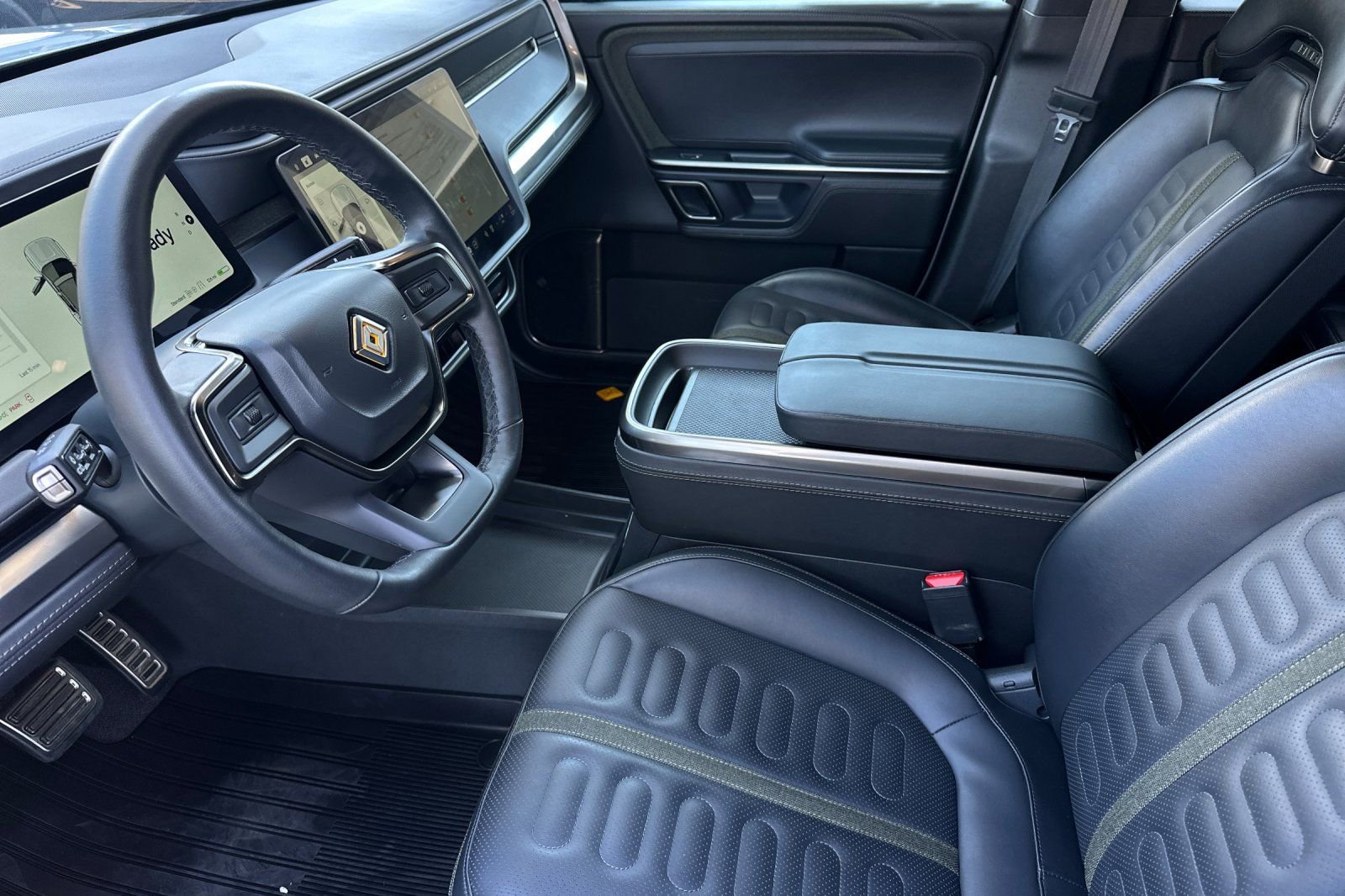 Used 2024 Rivian R1S Adventure image 9