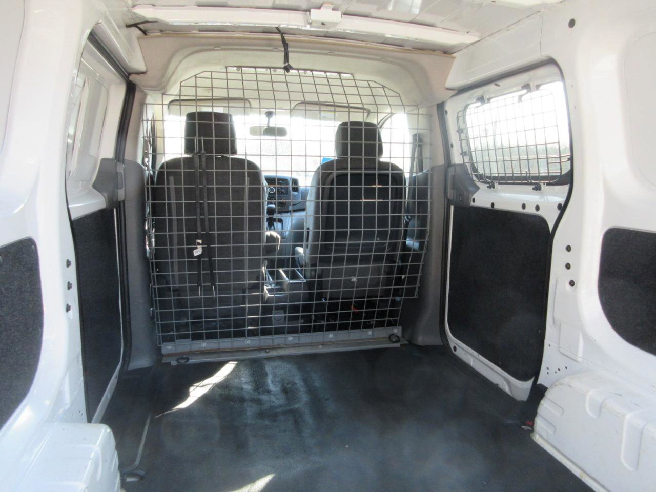 Used 2017 Chevrolet City Express LS image 24