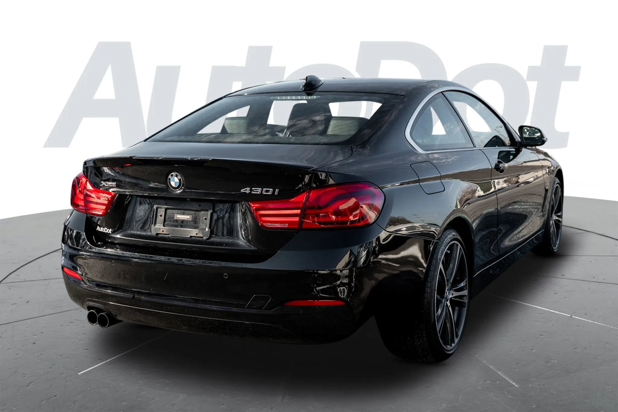 Used 2019 BMW 430i xDrive Coupe w/ Convenience Package image 3