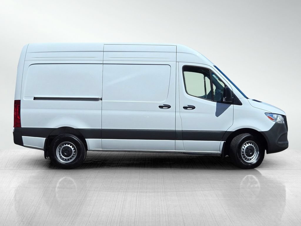 Used 2024 Mercedes-Benz Sprinter 2500 image 4