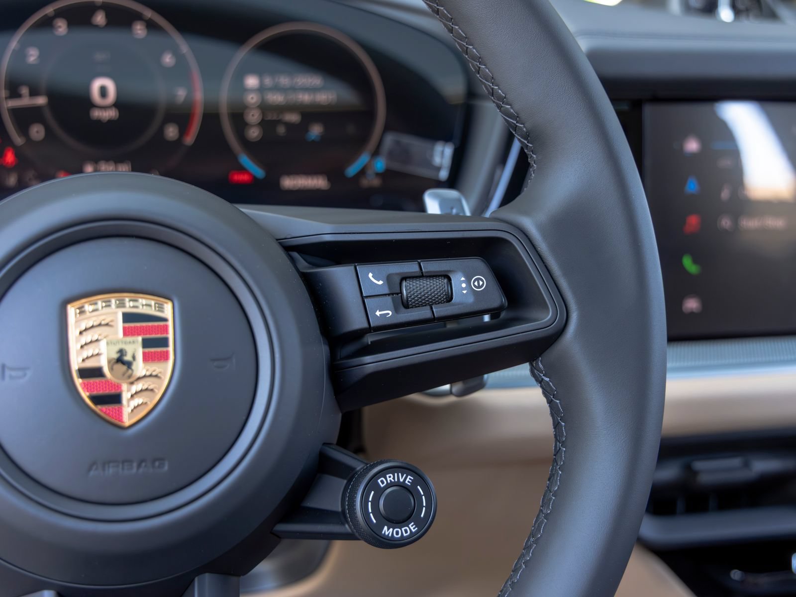 New 2026 Porsche Cayenne Coupe AWD/4WD image 35