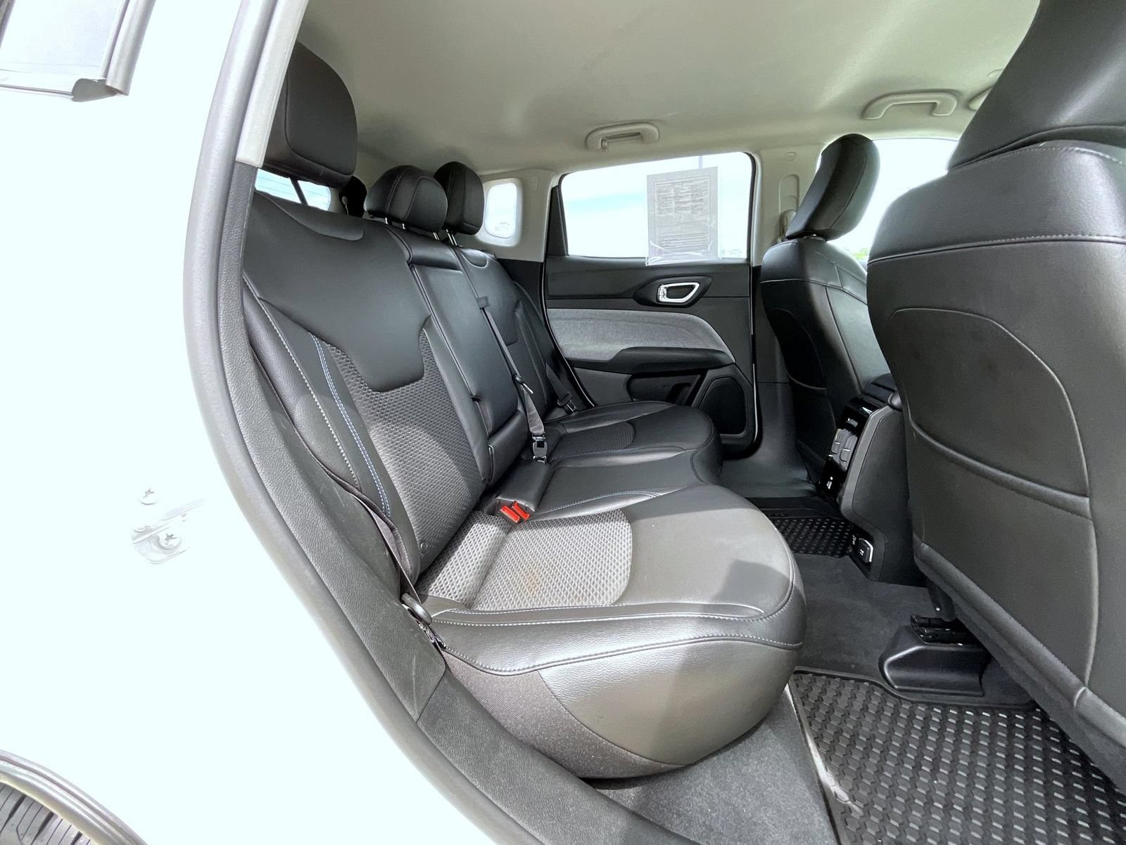 Used 2022 Jeep Compass Latitude w/ Convenience Group AWD/4WD image 19