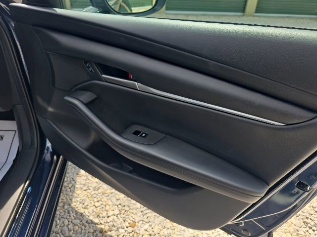 Used 2023 MAZDA MAZDA3 s FWD image 18