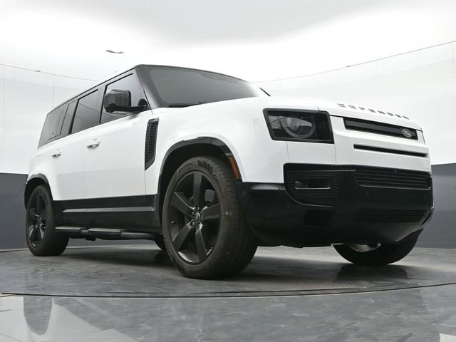 Used 2024 Land Rover Defender 110 X-Dynamic SE image 15