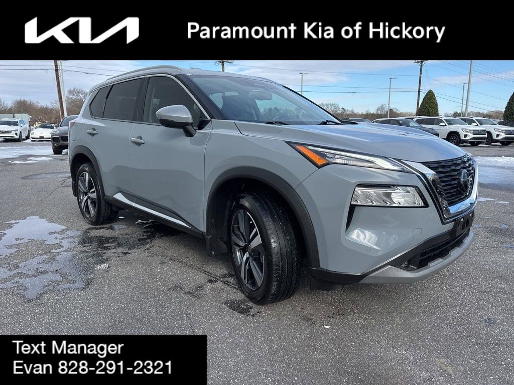 Used 2021 Nissan Rogue SL w/ Premium Package image 3