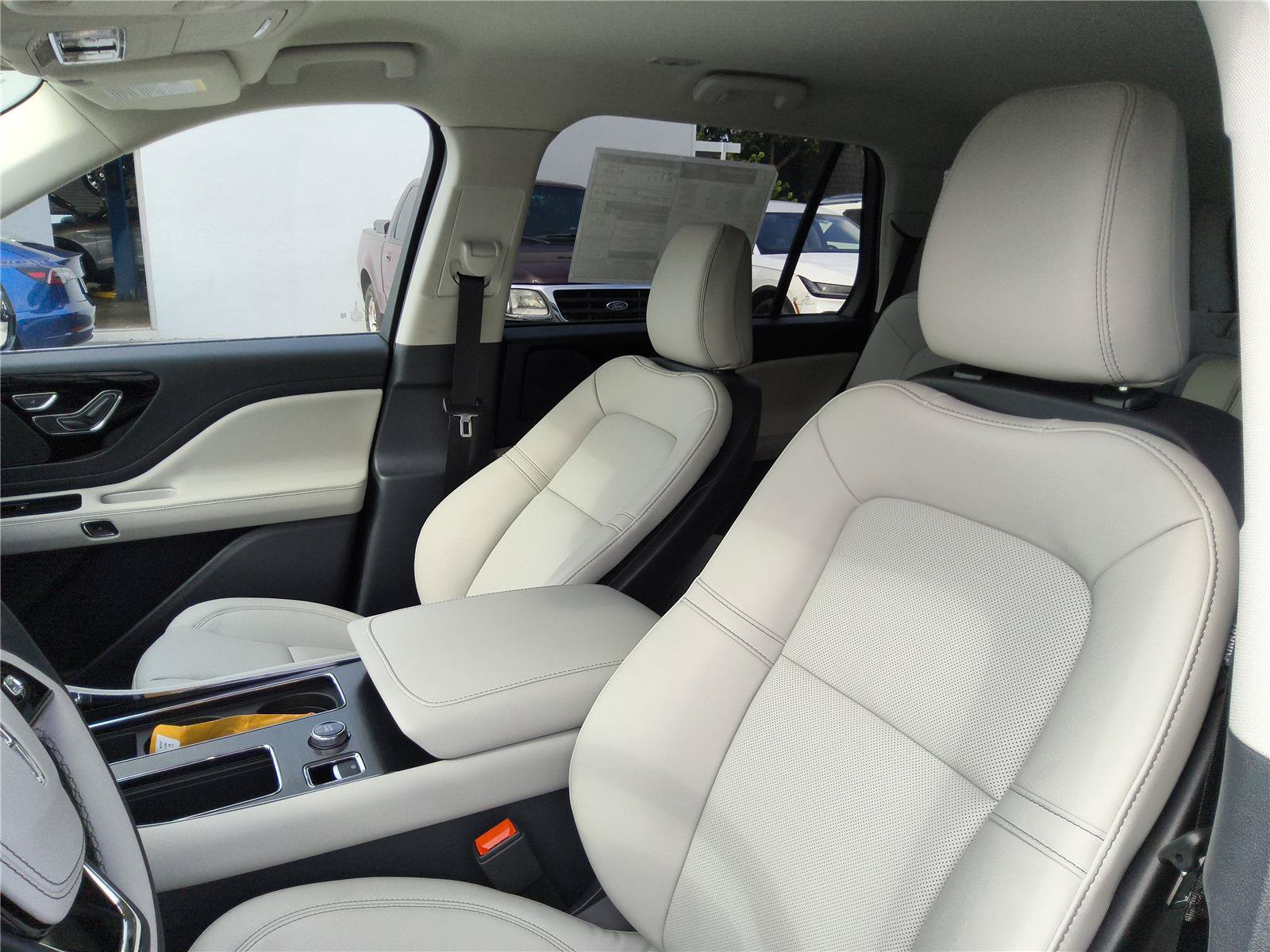 New 2026 Lincoln Aviator 2WD image 14