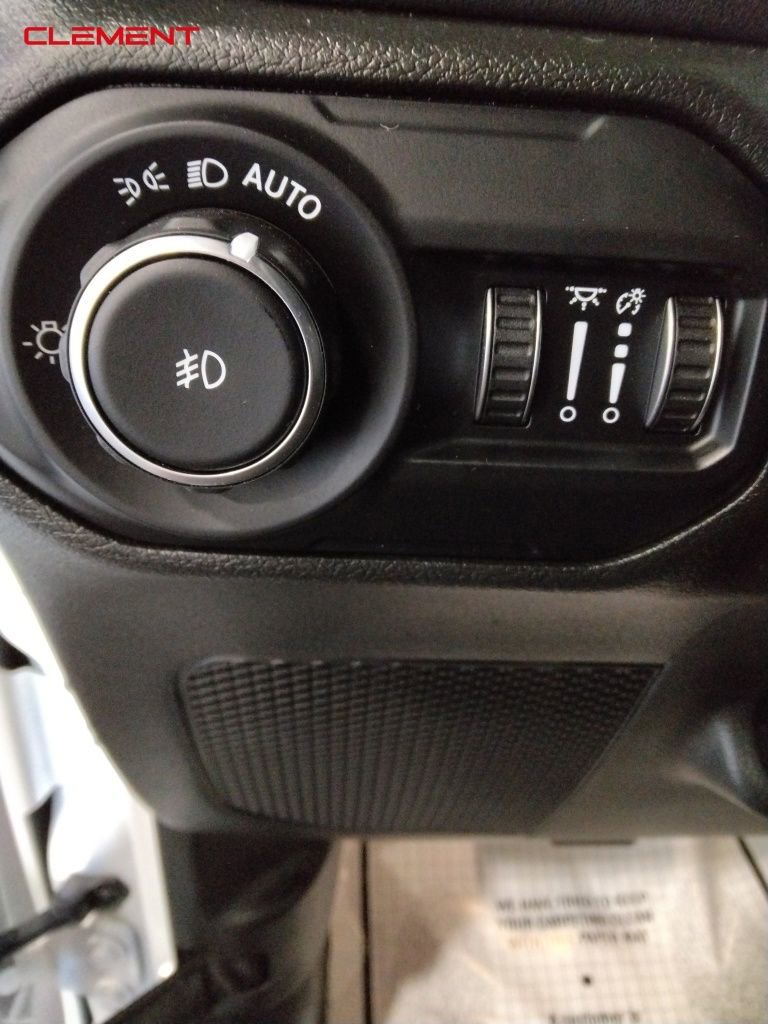 Used 2022 Jeep Wrangler Unlimited Sahara image 17