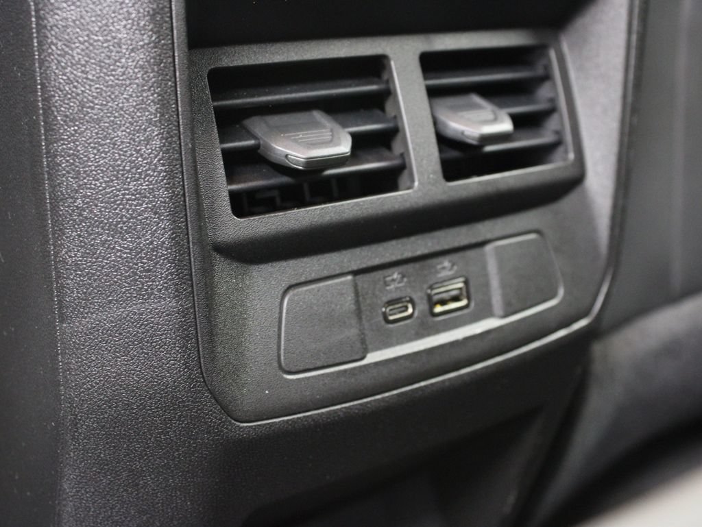 Used 2026 Chevrolet Colorado ZR2 w/ Technology Package AWD/4WD image 18