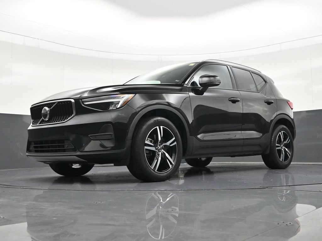 Used 2023 Volvo XC40 B4 Core FWD image 26