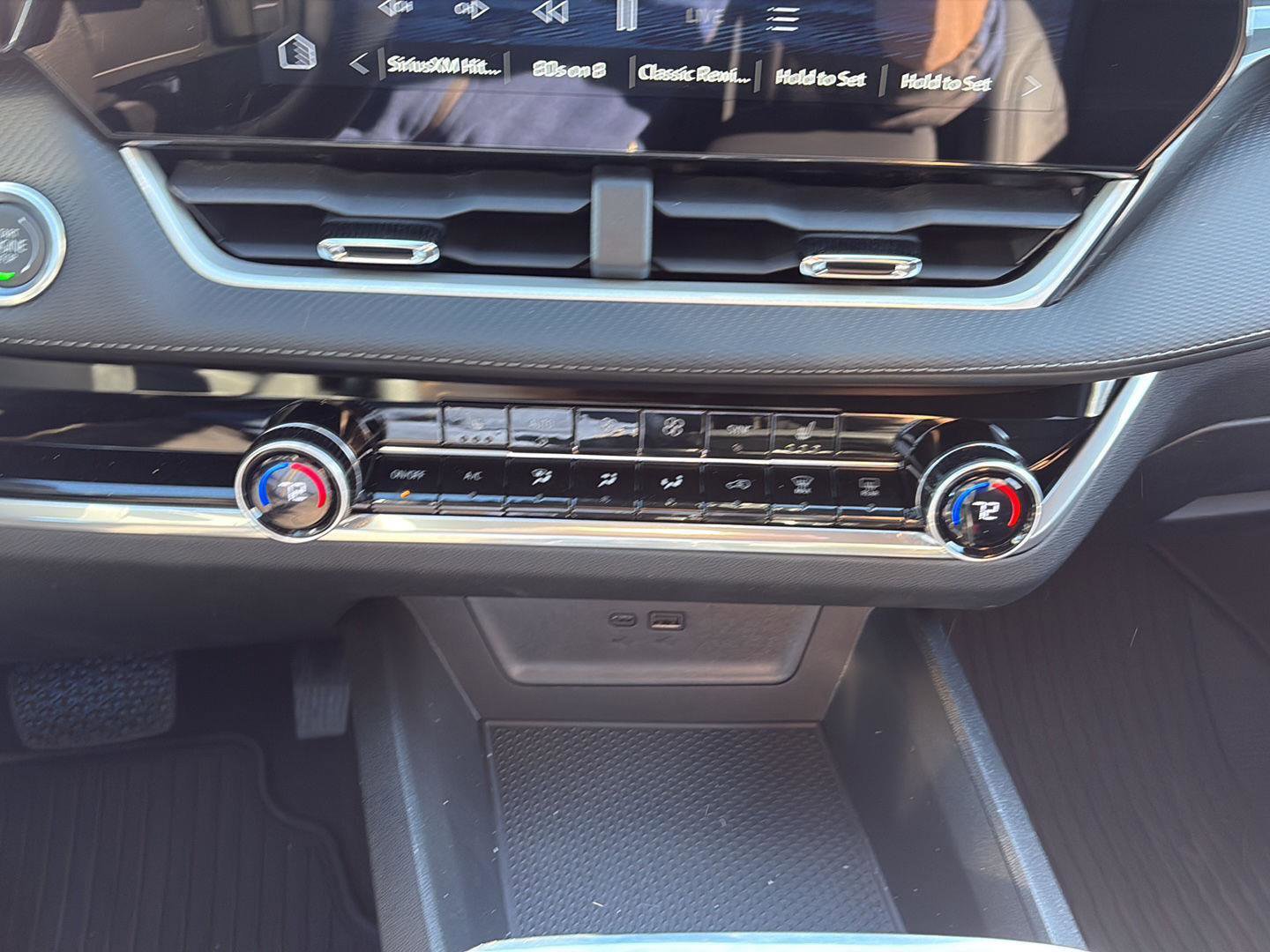 New 2026 Chevrolet Equinox LT w/ Convenience Package II image 12