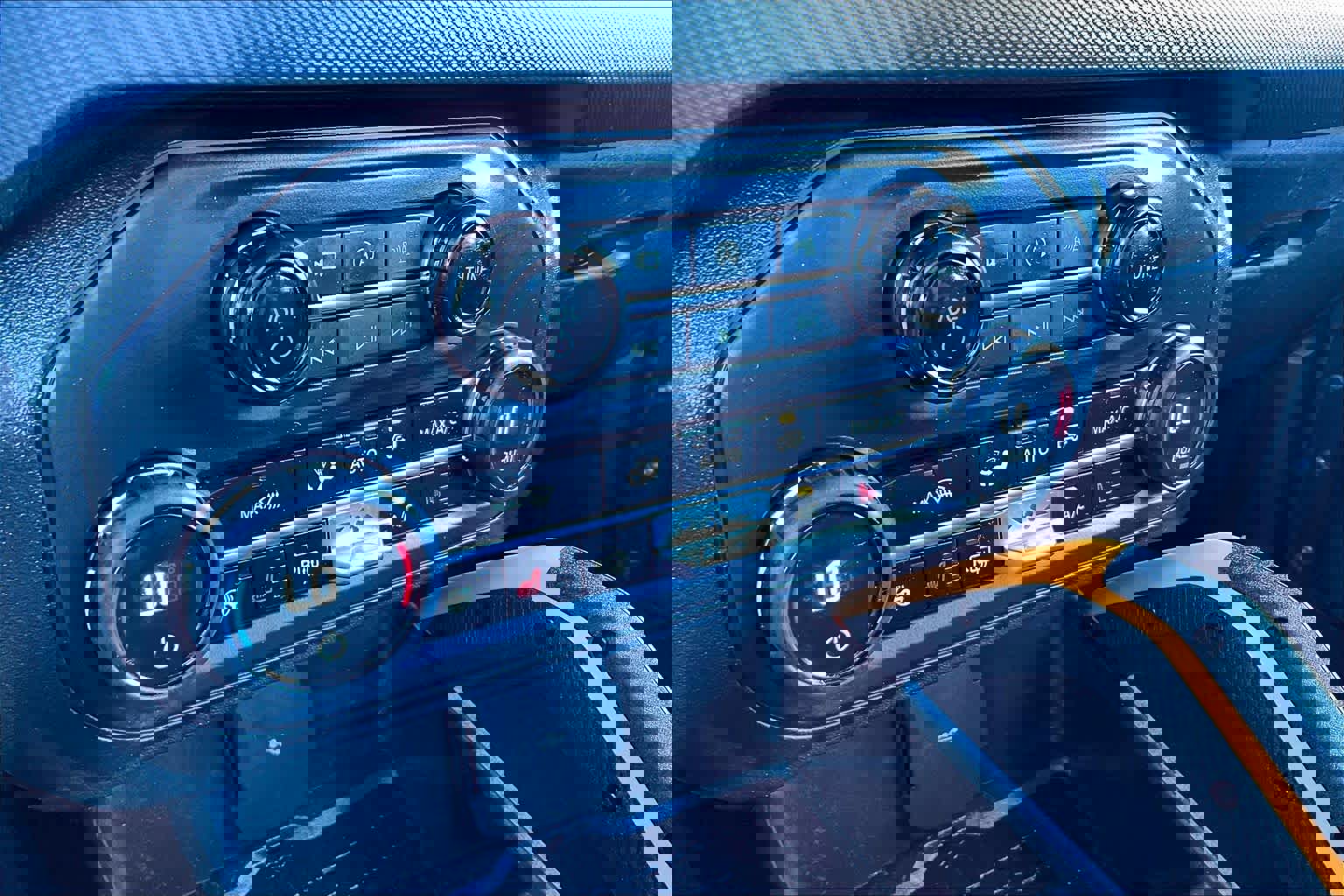 Used 2024 Ford Bronco Badlands image 33