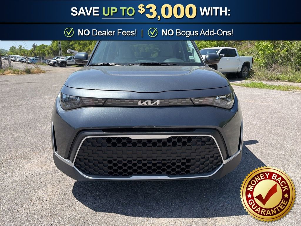 Used 2025 Kia Soul LX w/ LX Technology Package FWD image 2