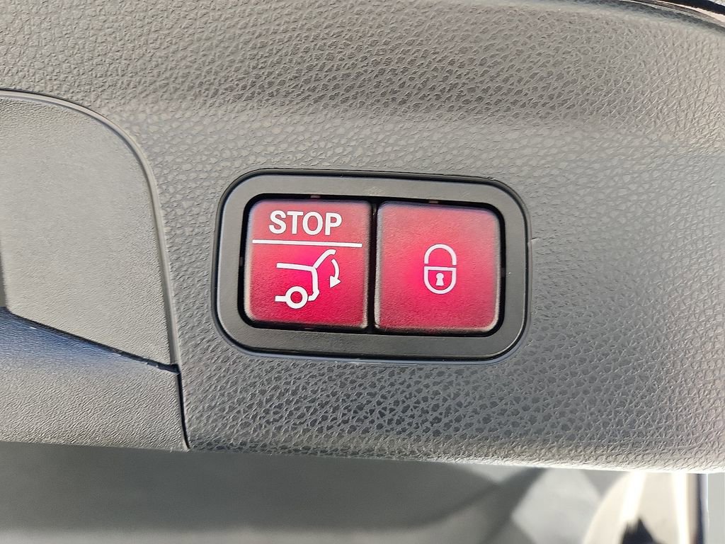 Used 2021 Mercedes-Benz GLC 300 4MATIC Coupe image 29