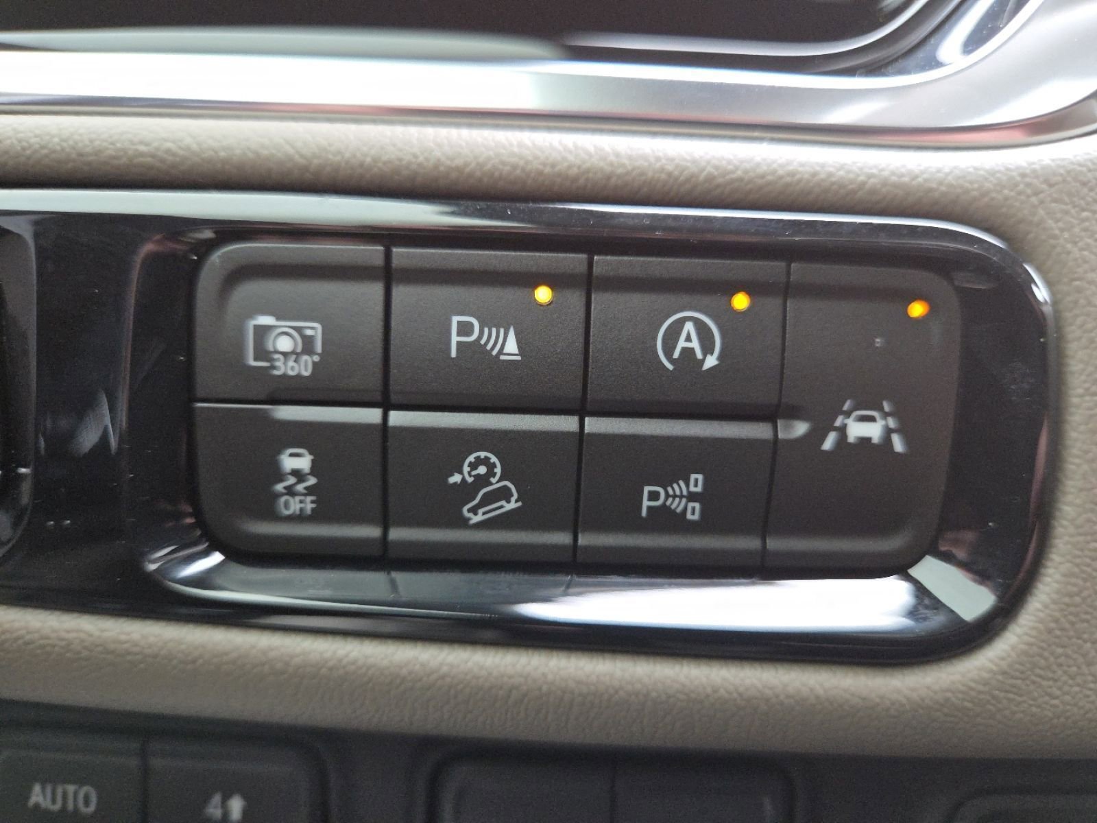 New 2026 GMC Yukon XL Denali w/ Denali Reserve Package image 17