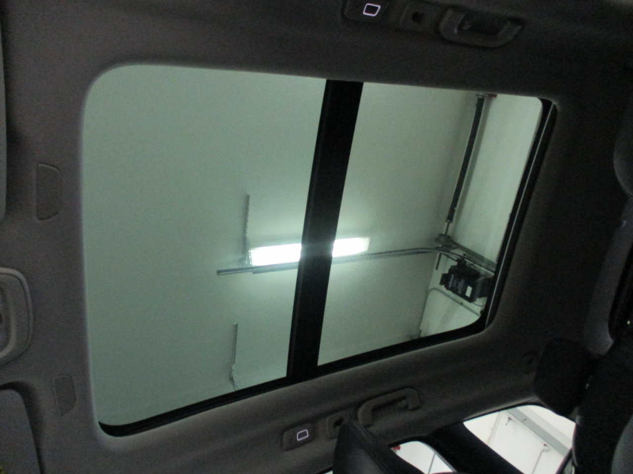 Used 2022 Volvo XC60 B5 Momentum image 9