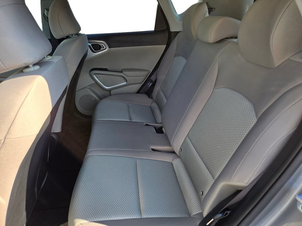 Certified 2025 Kia Soul LX w/ LX Technology Package FWD image 18