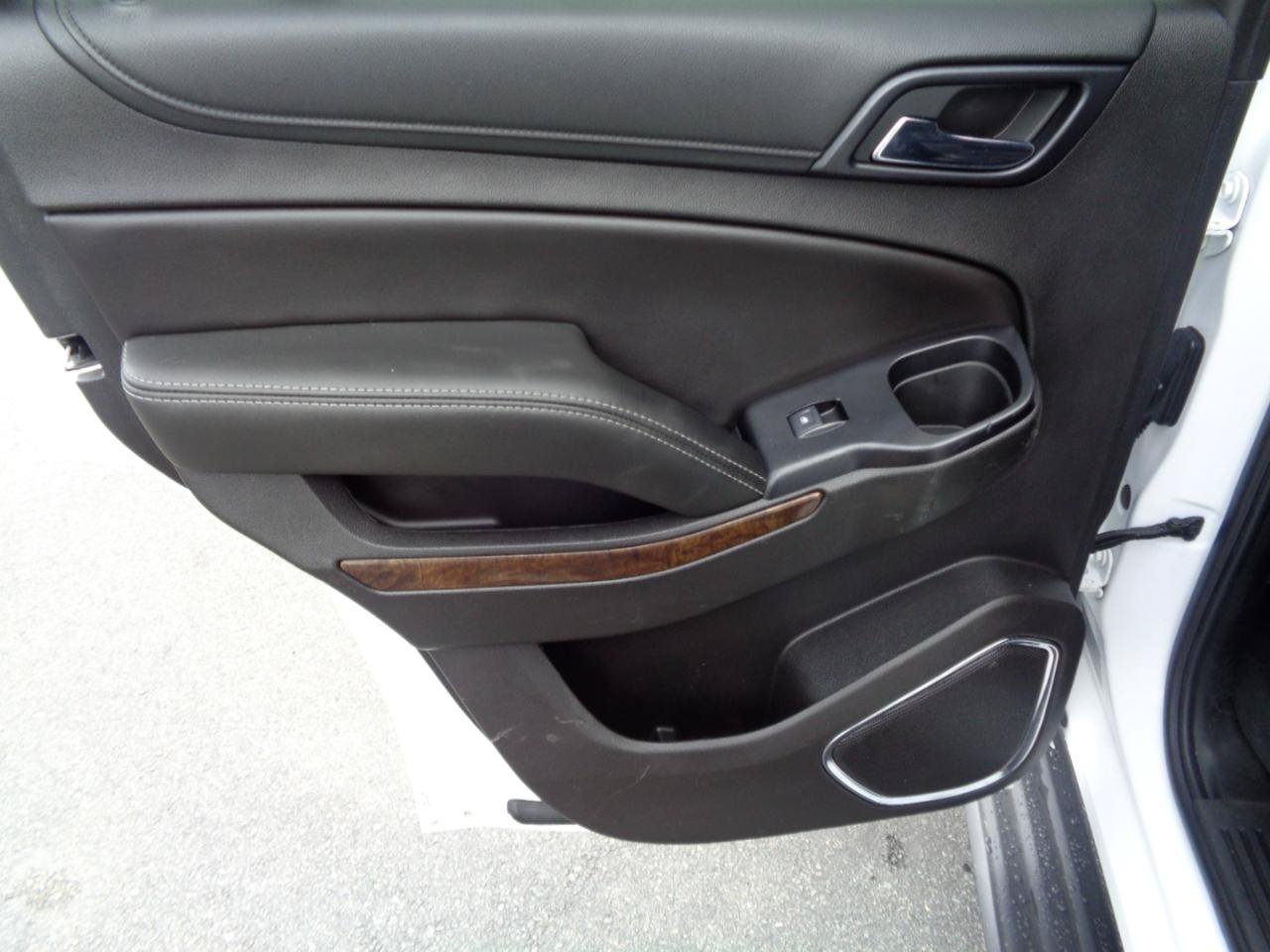 Used 2018 Chevrolet Tahoe 2WD image 26