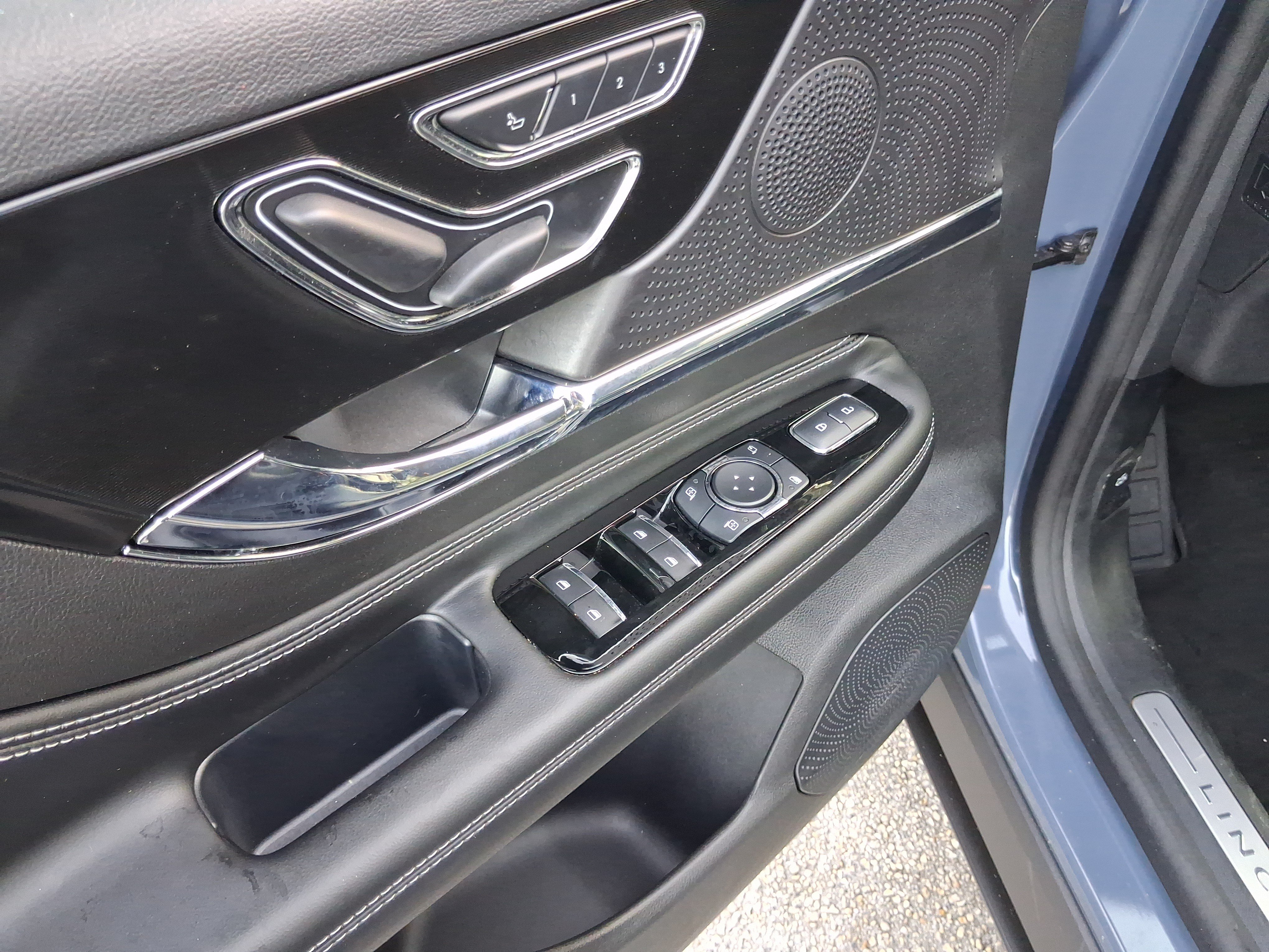 Certified 2023 Lincoln Corsair FWD image 14
