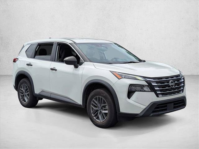 Used 2024 Nissan Rogue S FWD video 2
