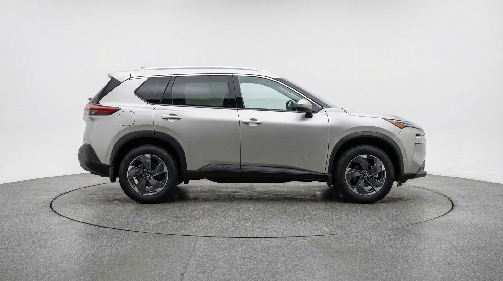 Used 2025 Nissan Rogue SV image 11
