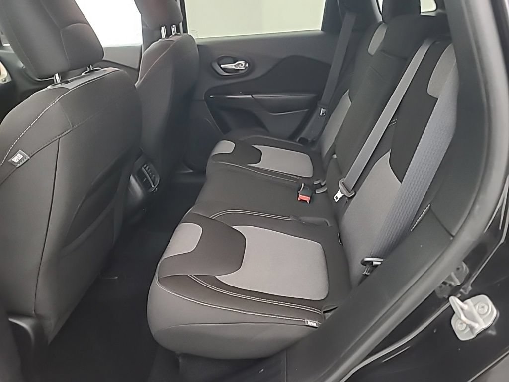 Used 2014 Jeep Cherokee Latitude w/ Comfort/Convenience Group AWD/4WD image 20
