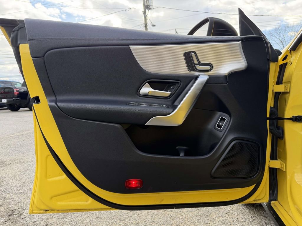 Used 2020 Mercedes-Benz CLA 250 image 33