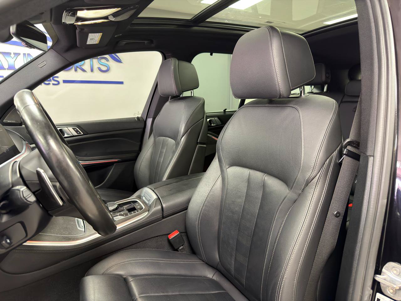 Used 2020 BMW X5 M50i AWD/4WD image 11