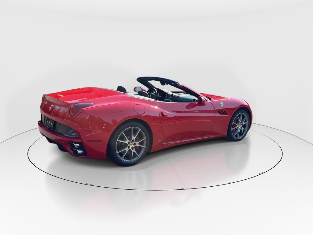 Used 2010 Ferrari California RWD image 8