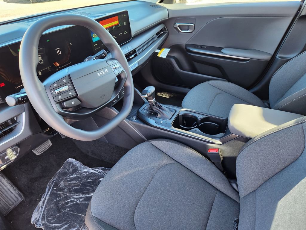 New 2025 Kia K4 LXS image 7