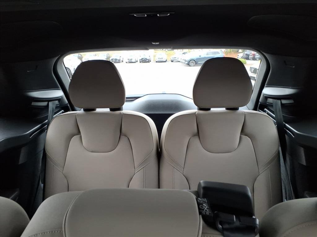 New 2026 Volvo XC90 B6 Plus w/ Protection Package Premier AWD/4WD image 17