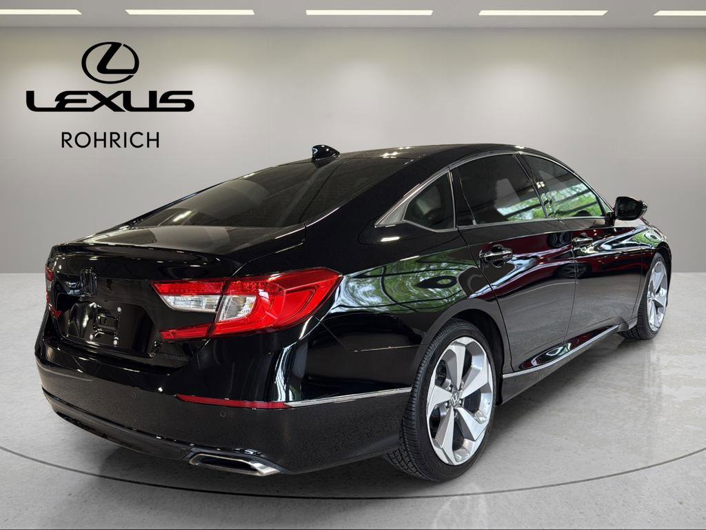 Used 2018 Honda Accord Touring image 6