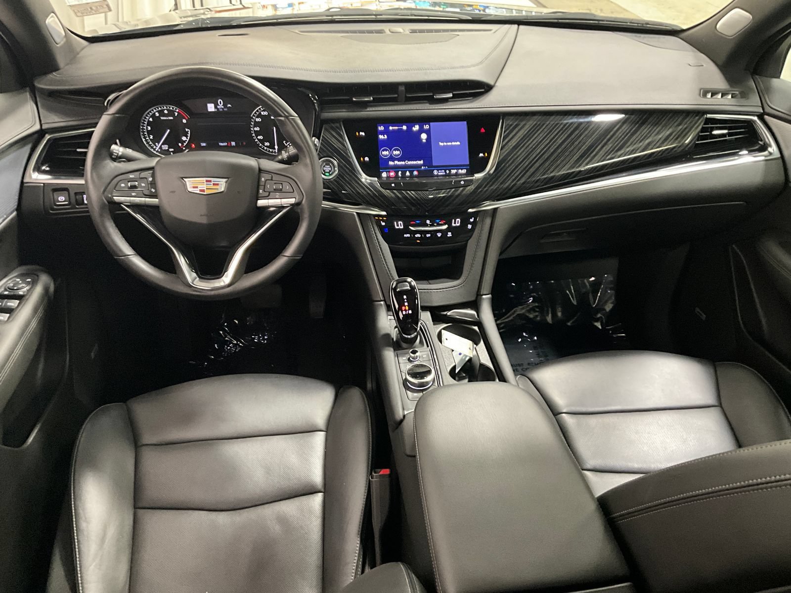 Used 2024 Cadillac XT6 Premium Luxury AWD/4WD image 16
