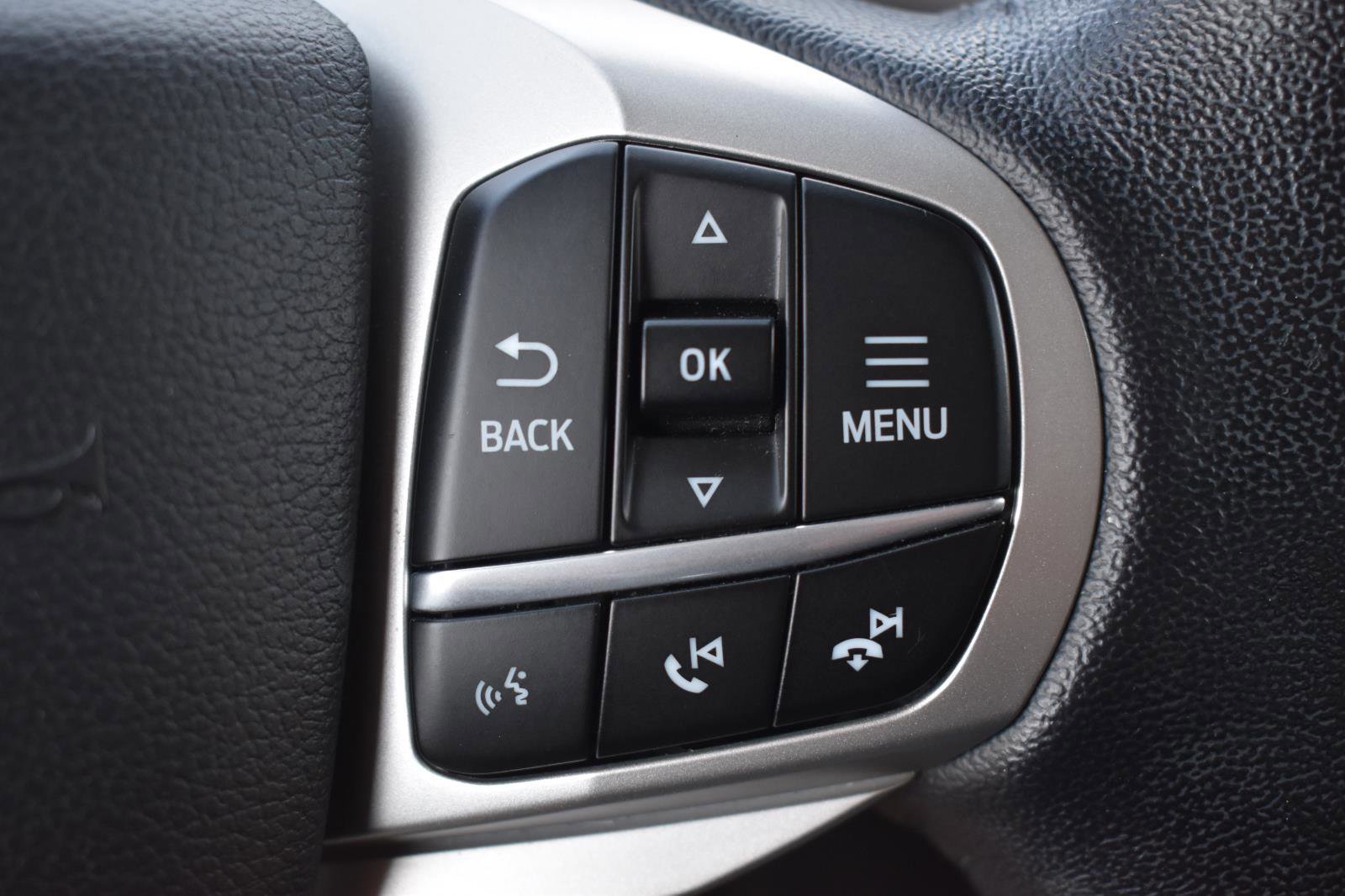 Used 2021 Ford Explorer XLT w/ Equipment Group 202A AWD/4WD image 7