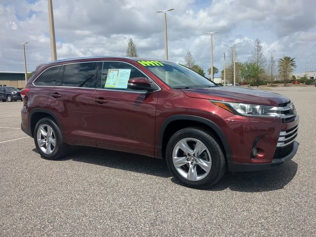 Used 2017 Toyota Highlander Limited image 2