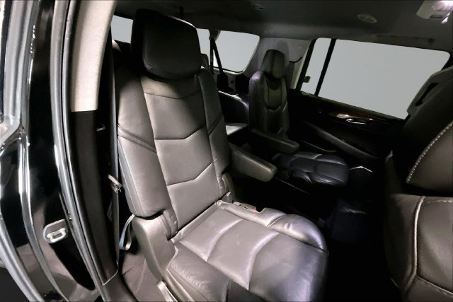 Used 2019 Cadillac Escalade ESV Luxury AWD/4WD image 24