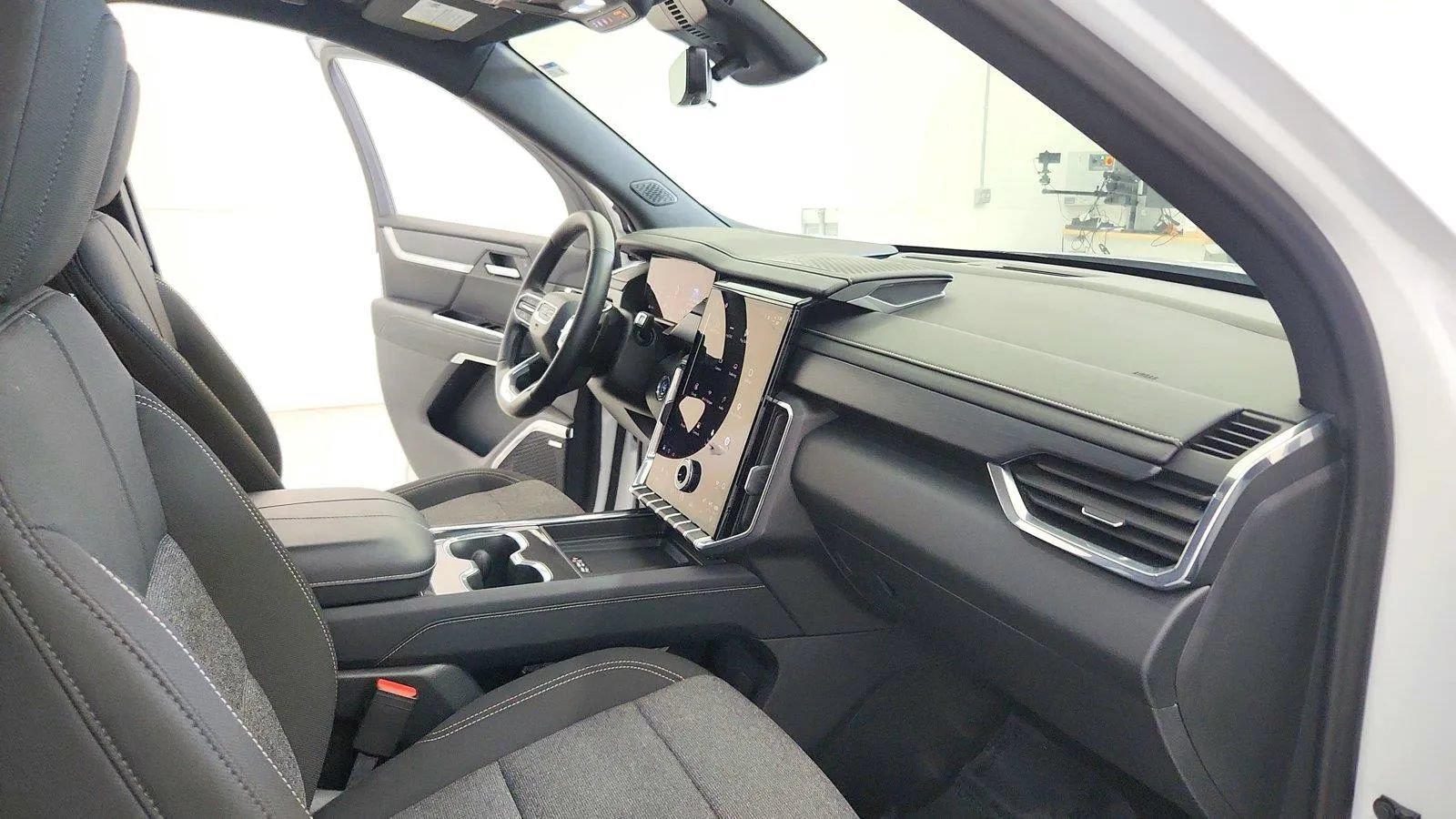 Used 2026 GMC Acadia Elevation FWD image 33
